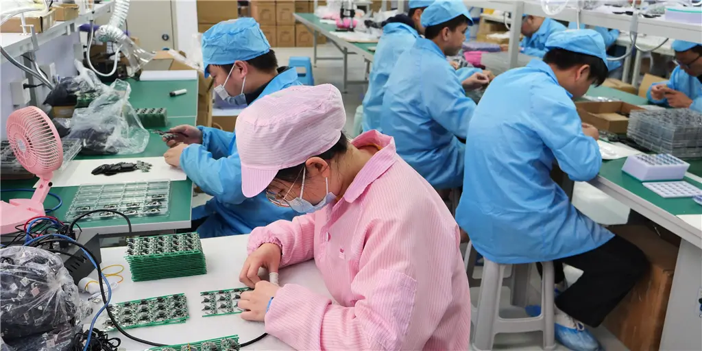 smart tags factory 02 | Apple & Google Certified Smart Tags | iFindX